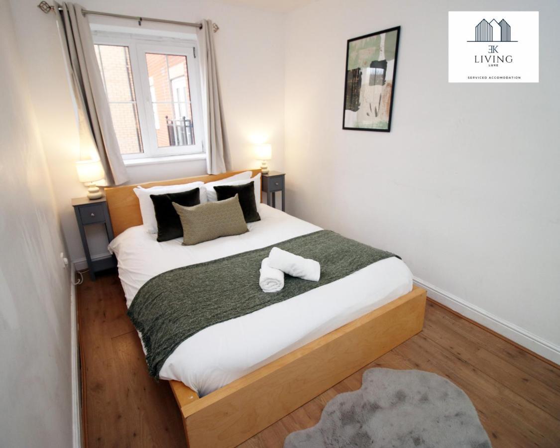 Spacious 3 Bedroom Duplex On Bay - Free Parking & Wifi By Ekliving Luxe Short Lets & Serviced Apartment Cardiff