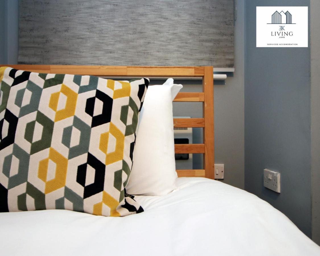 Spacious 3 Bedroom Duplex On Bay - Free Parking & Wifi By Ekliving Luxe Short Lets & Serviced *