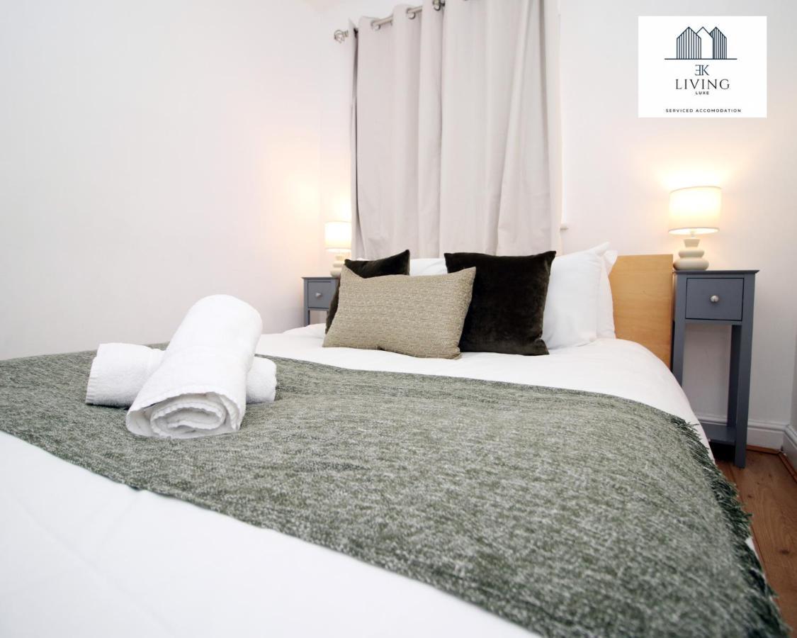 Spacious 3 Bedroom Duplex On Bay - Free Parking & Wifi By Ekliving Luxe Short Lets & Serviced Apartment *