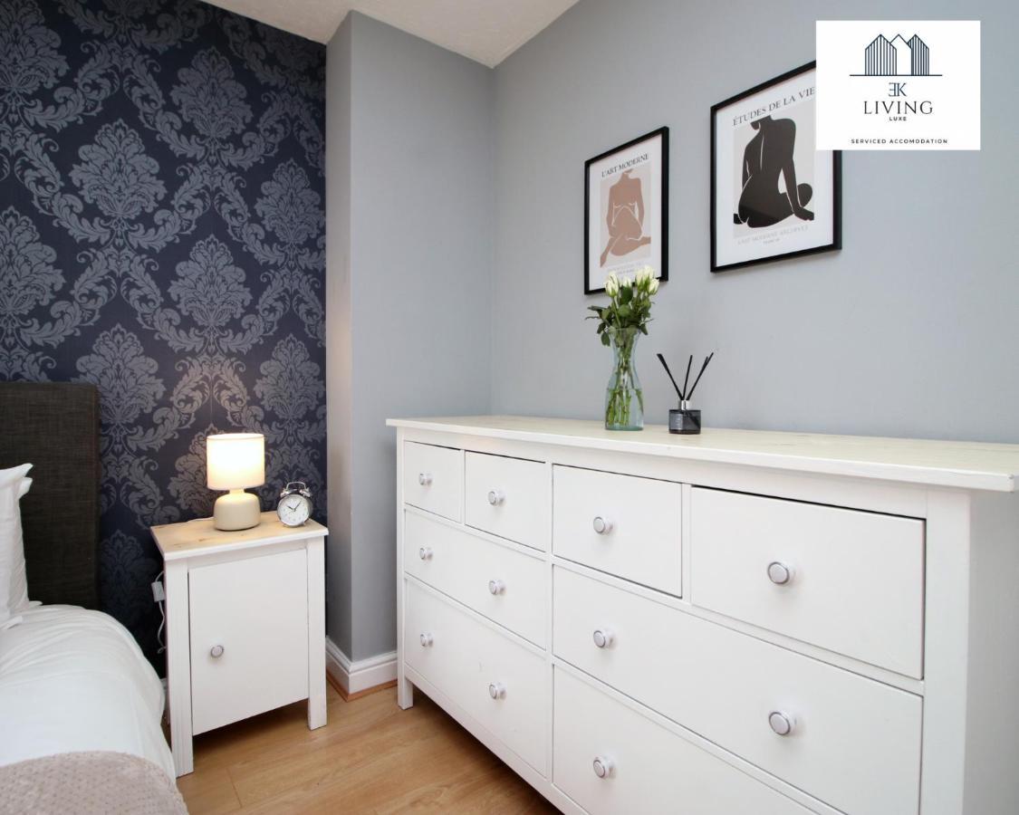 Spacious 3 Bedroom Duplex On Bay - Free Parking & Wifi By Ekliving Luxe Short Lets & Serviced Cardiff