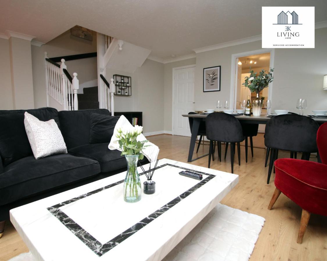 Spacious 3 Bedroom Duplex On Bay - Free Parking & Wifi By Ekliving Luxe Short Lets & Serviced Apartment *
