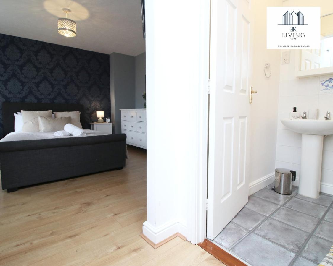 Spacious 3 Bedroom Duplex On Bay - Free Parking & Wifi By Ekliving Luxe Short Lets & Serviced *