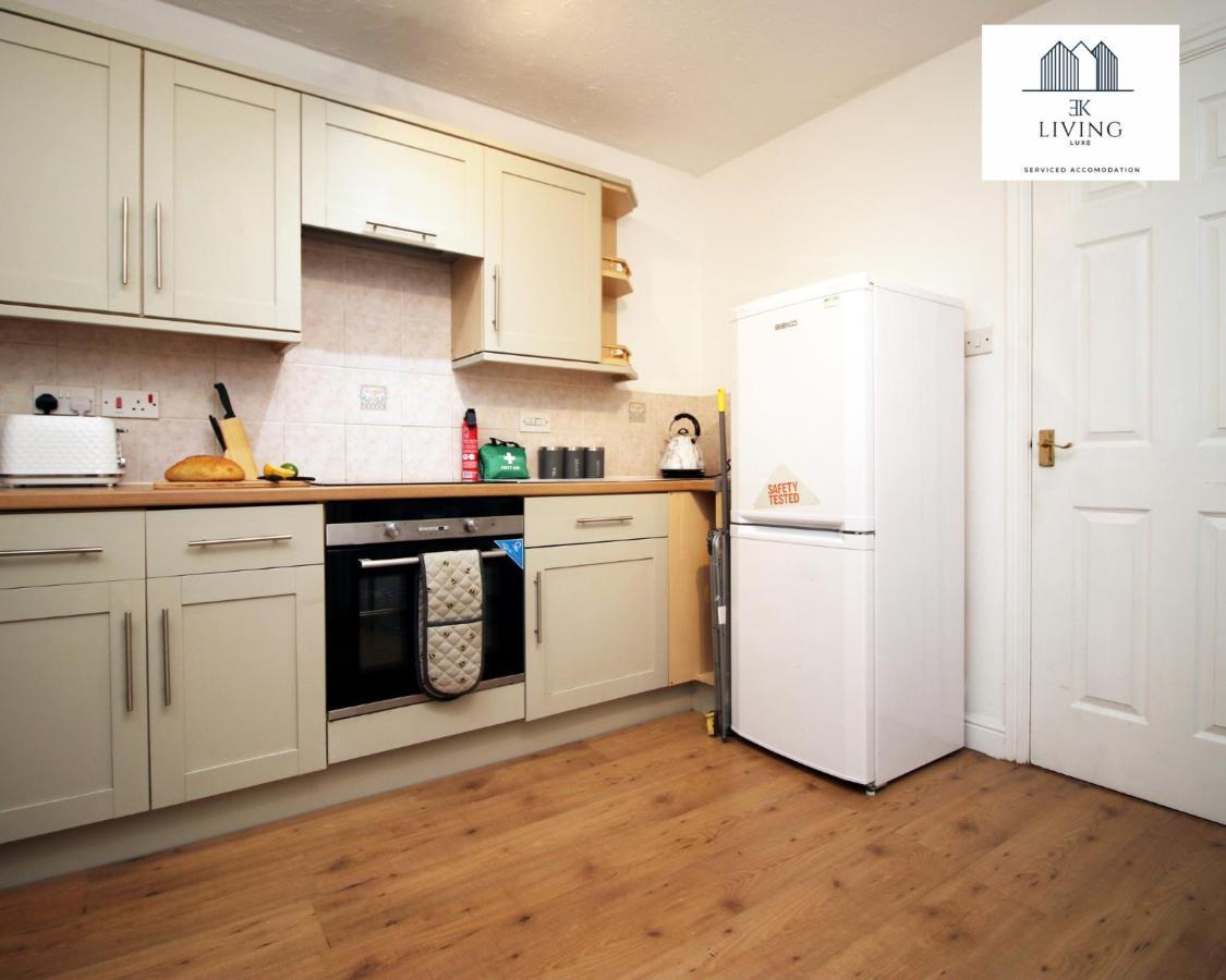 Spacious 3 Bedroom Duplex On Bay - Free Parking & Wifi By Ekliving Luxe Short Lets & Serviced Cardiff